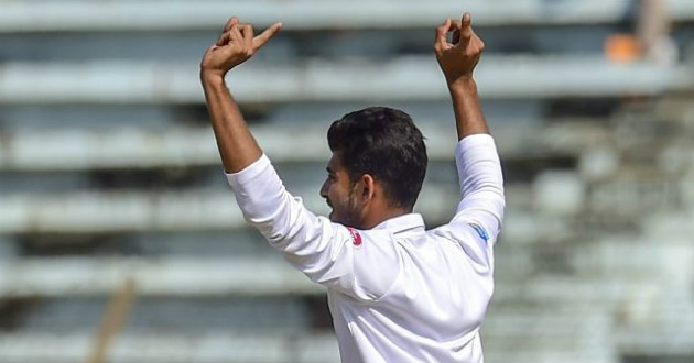 nayeem celebraring a wicket