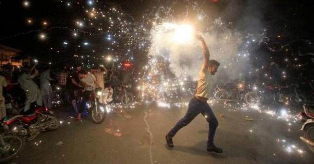 pakistan celebrates in karachi