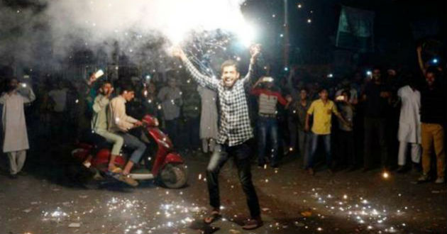 pakistani supporter arrested in india