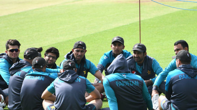 pakistans team meeting during practice session