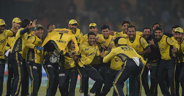 peshawar zalmi celebrates after win over karachi