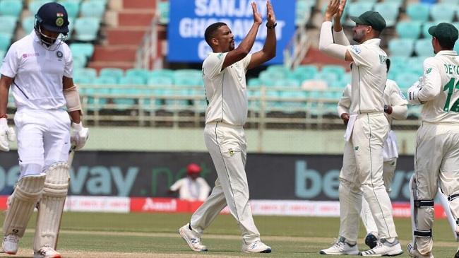 philander celebrates a wicket