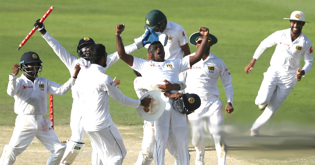 rangana herath celebratin after beating pakistan in abu dhabi 2017