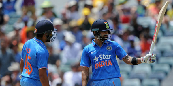 rohit and virat kohli while making 200 runs partnership