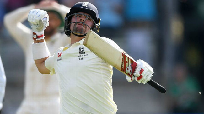 rory burns celebrates his maiden test hundred