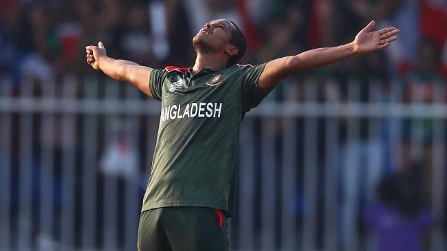 saifuddin celebrates a wicket 2021