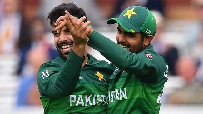 shadab khan and babor azam