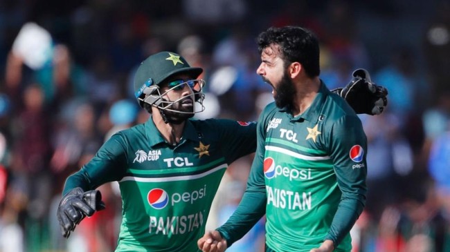 shadab khan and mohammad rizwan
