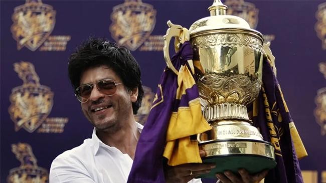 shahrukh khan kkr trophy