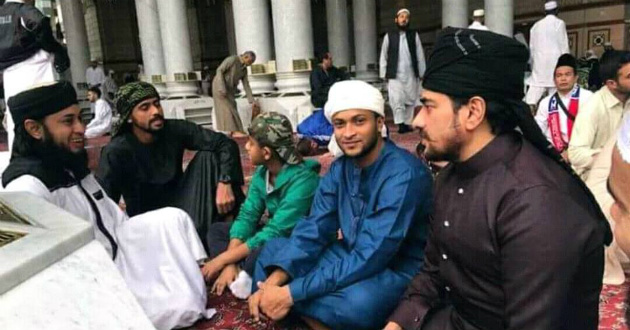 shakib al hasan in umrah 2