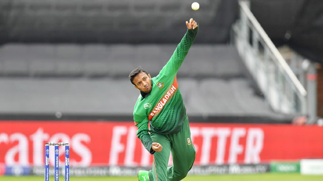 shakib al hasan picked up wickets