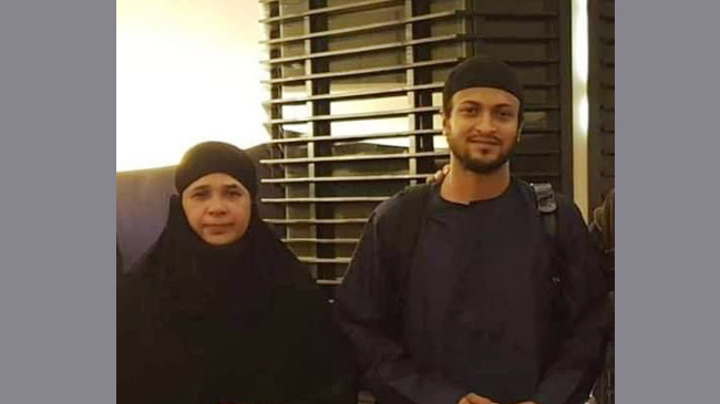 shakib and his mother