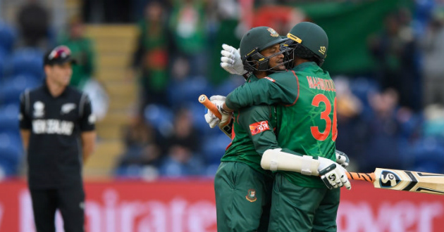 shakib mahmudullah while making biggest odi partnership for bangladesh