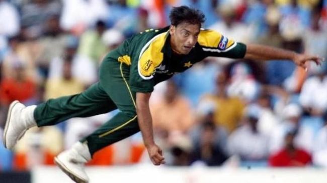 shoaib akhtar bowling action