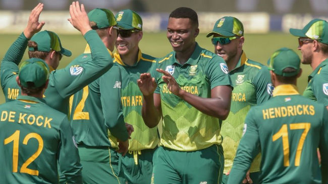 south africa celebrate a wicket 2