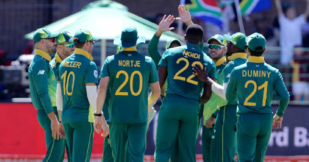 south africans celebrate wicket vs sri lanka