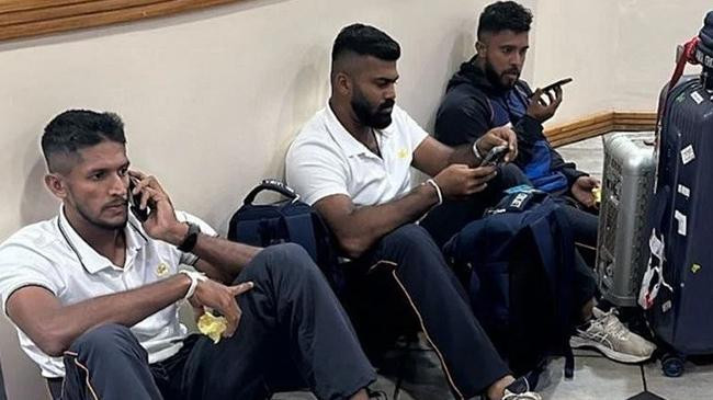 sri lankan team spent three hours on the hotel floor