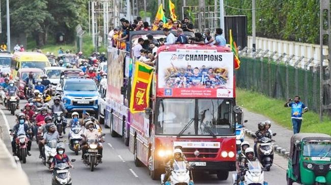 sri lankan trophy celebration