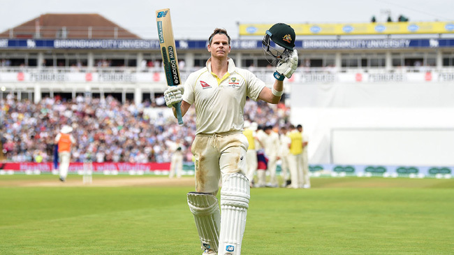 steven smith salutes the crowd