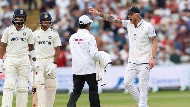 stokes tells the umpire that the stop clock had run out