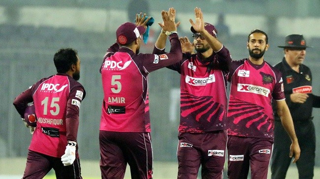 sylhet strikers celebrating a wicket