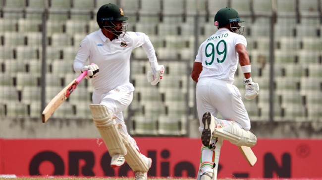 tamim iqbal and najmul hossain shanto sprint across for a run