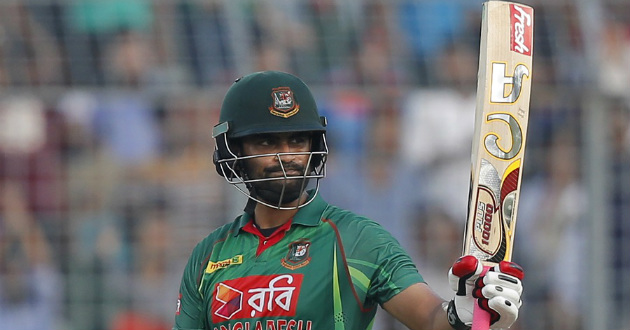 tamim raised his bat after getting ton