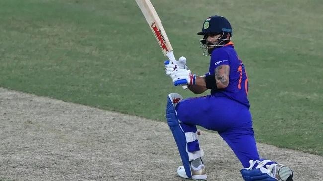 virat kohli sweeps one for four