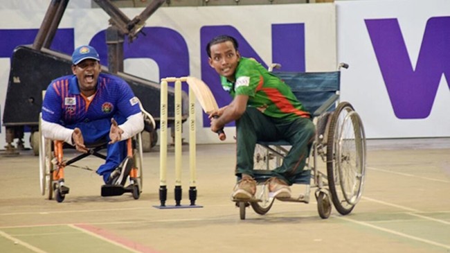 wheel chair cricket team