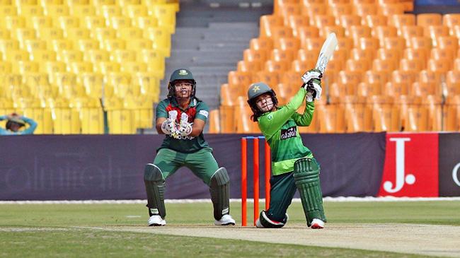women team at pakistan