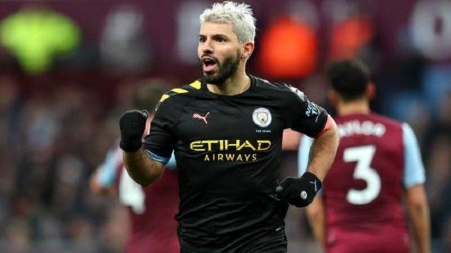 aguero celebrates a goal for mancity