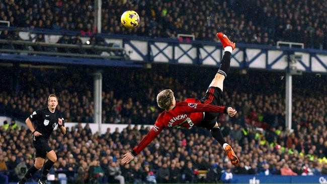 alejandro garnacho overhead kick goal