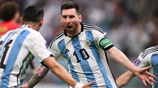 argentina celebrating a goal at qatar wc