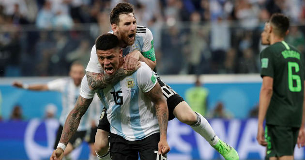 argentina celebrating their winning goal