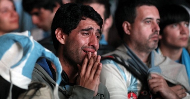 argentina fan crying