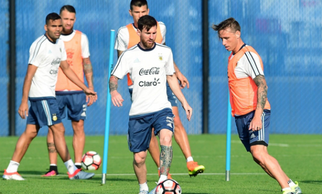 argentina practices messi