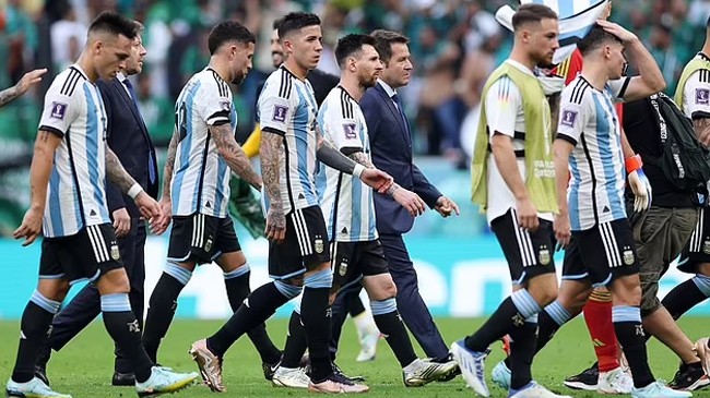 argentina team after defeat