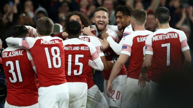 arsenal celebrate against rennes 1