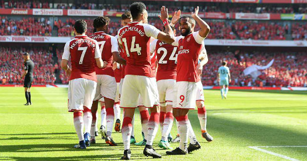 arsenal celebrate their goal