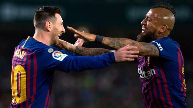 arturo vidal lionel messi barcelona