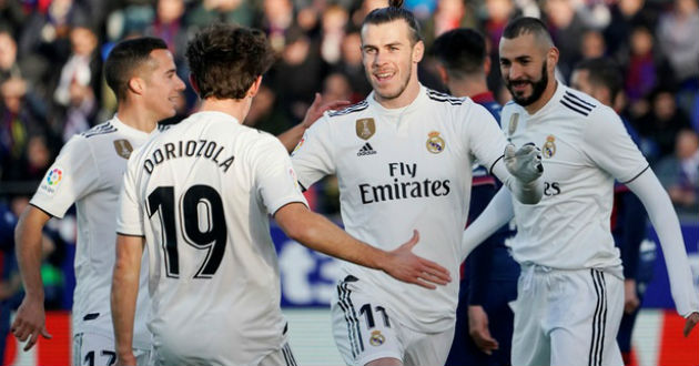 bale celebrates a goal for real madrid