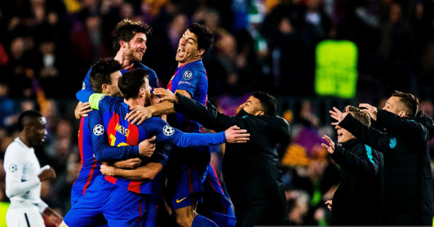 barcelona celebrating after beating psg by 6 1