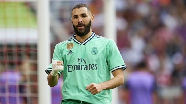 benzema celebrates a goal for real madrid