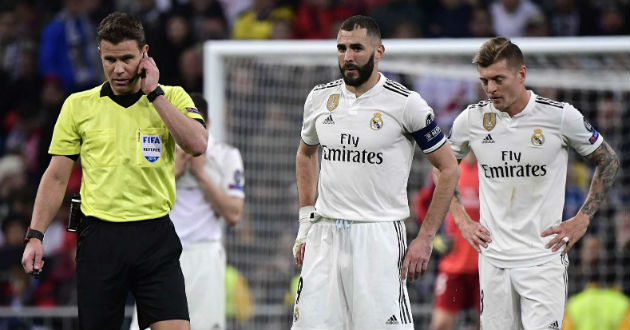 benzema kroos referee real madrid ajax champions league