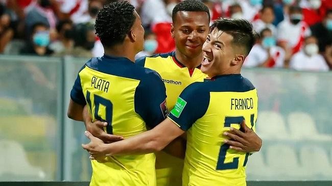 ecuador celebrating a goal