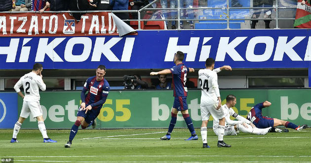 eibar celebrate kikes goal