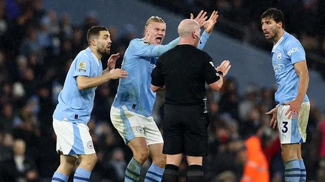 erling haaland angry to referee