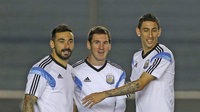 ezequiel lavezzi and messi