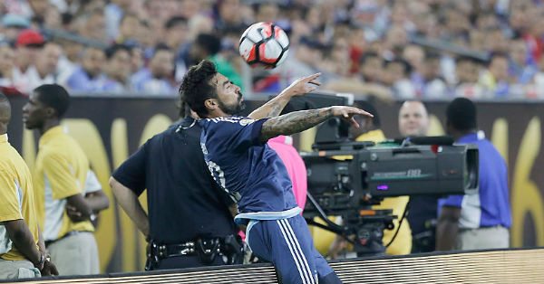 ezequiel lavezzi will miss copa america final for elbow injury