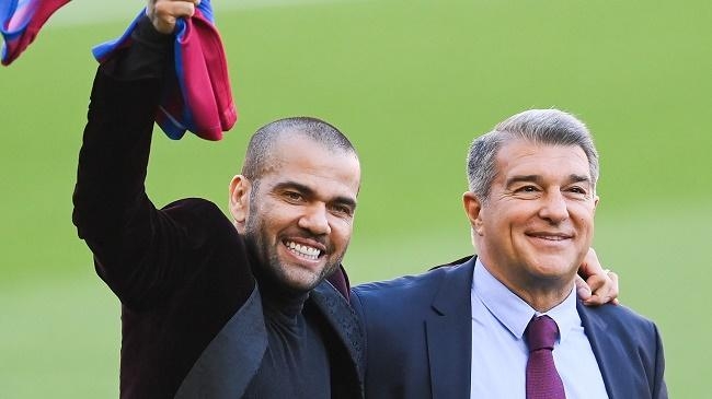 fc barcelona unveil new signing dani alves